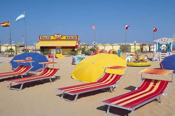 Hotel Cannes - In Pieno Centro 리치오네 외부 사진