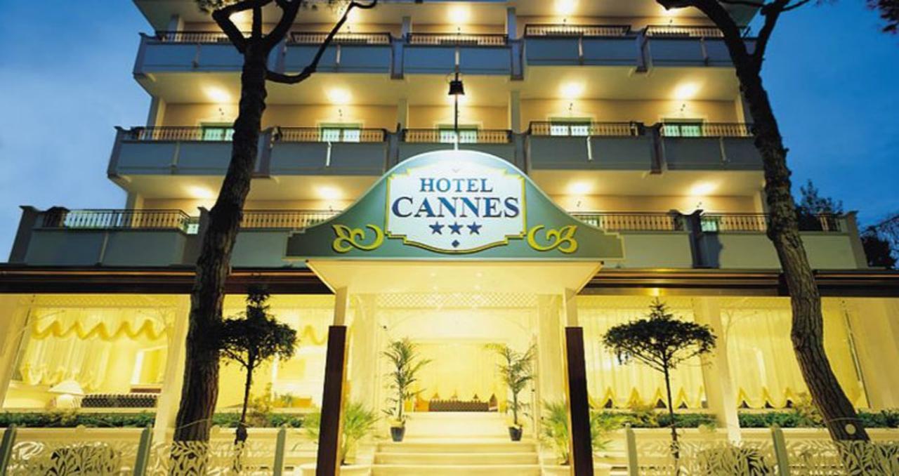 Hotel Cannes - In Pieno Centro 리치오네 외부 사진